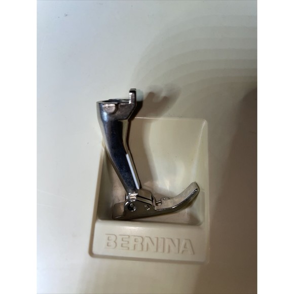 Bernina Sewing Machine 470 Presser Foot (Old Style Presser) - Picture 3 of 5